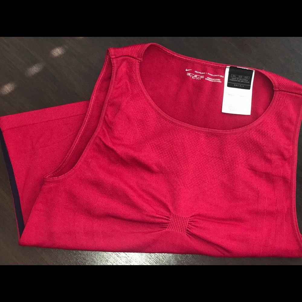 Nike seamless couture active wear top